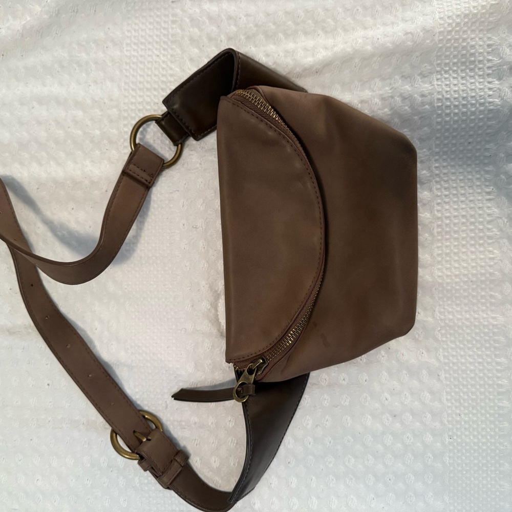 Universal Thread Tan Belt Bag